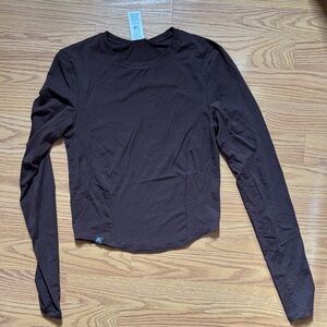 Oner Active Cropped Long sleeve size small 100% cocoa - NEW